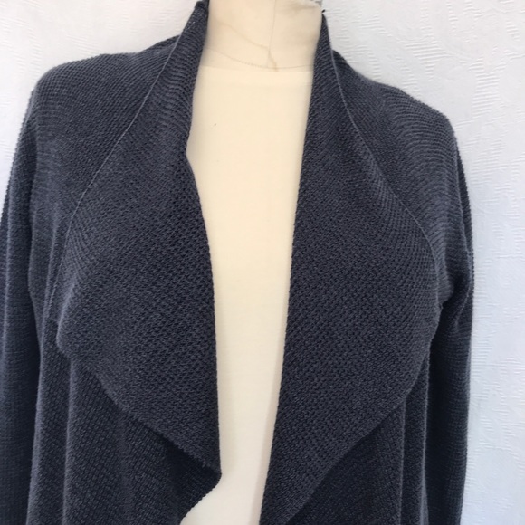Line the label S linen/rayon navy cardigan EUC - Picture 4 of 8